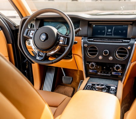 Kira Rolls Royce Cullinan 2022 içinde Dubai