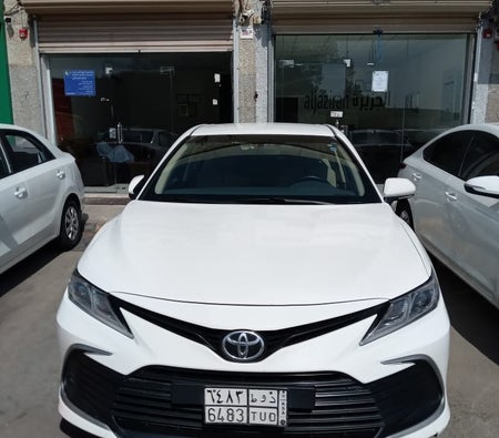 Huur Toyota Camry 2021 in Al Jubail