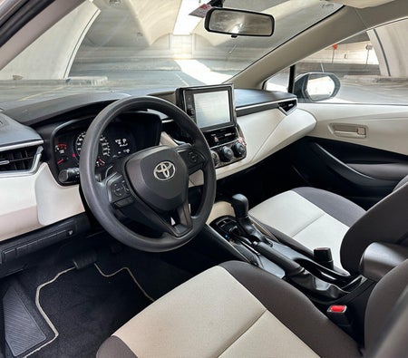 Huur Toyota Bloemkroon 2024 in Fujairah