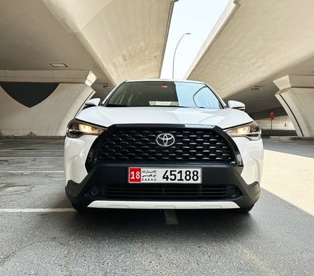 Huur Toyota Corolla Cross 2023 in Abu Dhabi