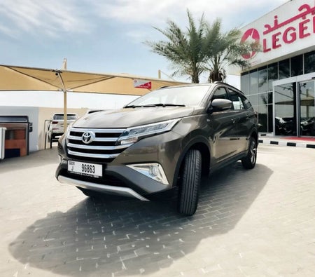 Alquilar Toyota Prisa 2023 en Dubai