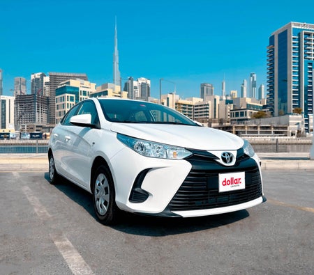 Miete Toyota Jaris 2022 in Ajman