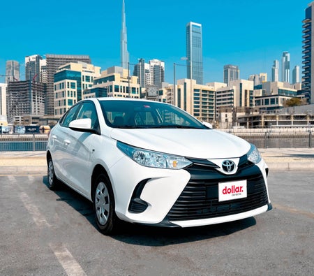 Alquilar Toyota Yaris 2022 en Fujairah