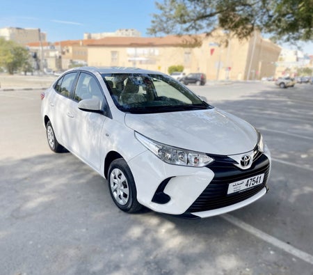 Location Toyota Yaris Sedan 2022 dans Dubai