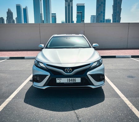 Location Toyota CamrySport 2024 dans Dubai