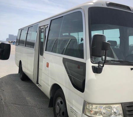 Affitto Toyota Autobus da 30 posti sottobicchiere 2014 in Dubai