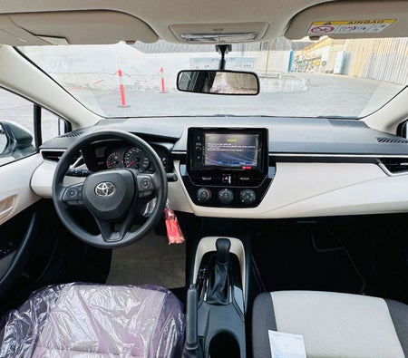 Miete Toyota Blumenkrone 2023 in Dubai