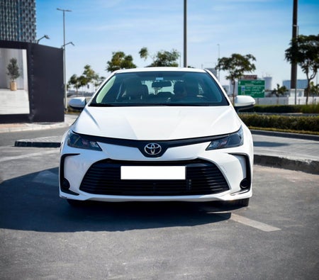 Alquilar Toyota Corola 2024 en Abu Dhabi
