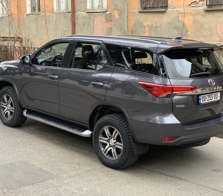 Huur Toyota waarzegger 2019 in Tbilisi