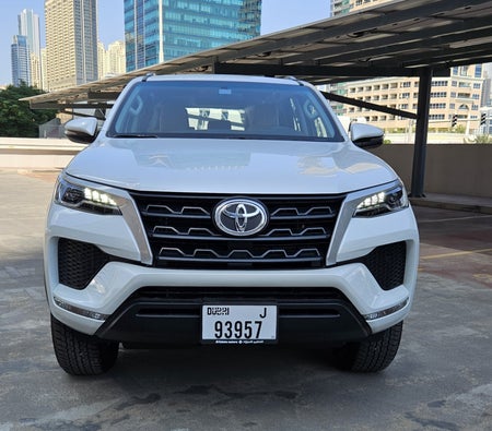 Location Toyota Fortuner 2024 dans Dubai