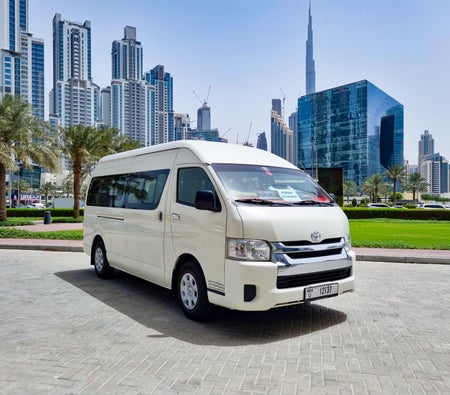 Toyota Hiace 13 places 2017