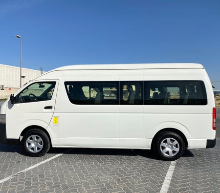 Huur Toyota Hiace 13 Zits 2018 in Dubai