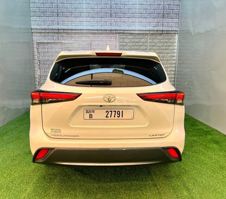 Location Toyota Highlander 2022 dans Dubai