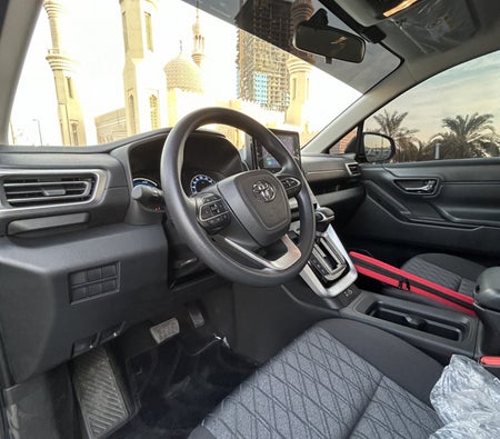 Huur Toyota Innova 2024 in Dubai