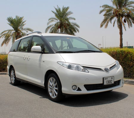 租 丰田 普雷维亚 2015 在 迪拜