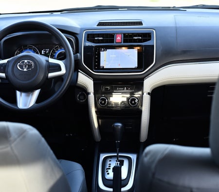 Location Toyota se ruer 2022 dans Dubai