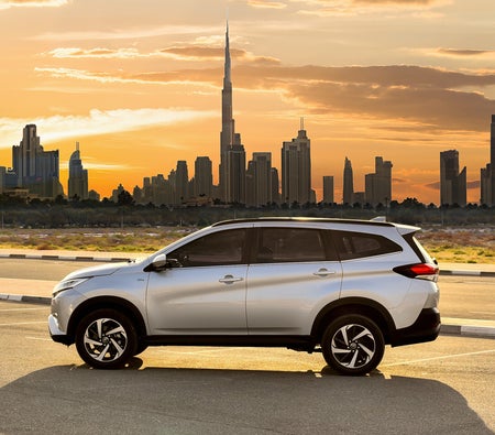 Alquilar Toyota Prisa 2022 en Dubai