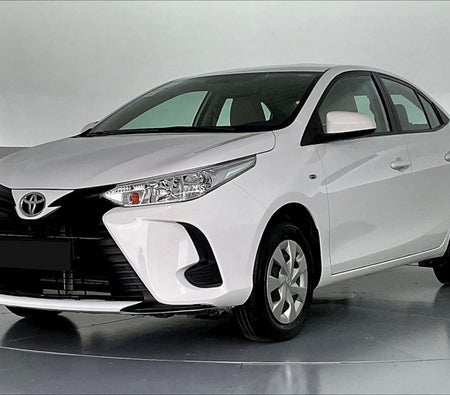 Аренда Toyota Yaris Sedan 2022 в Мускат