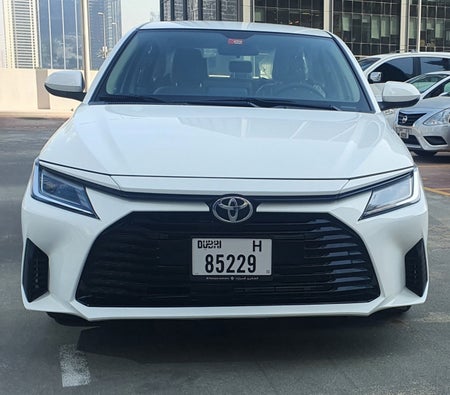 Affitto Toyota Yaris Berlina 2023 in Dubai
