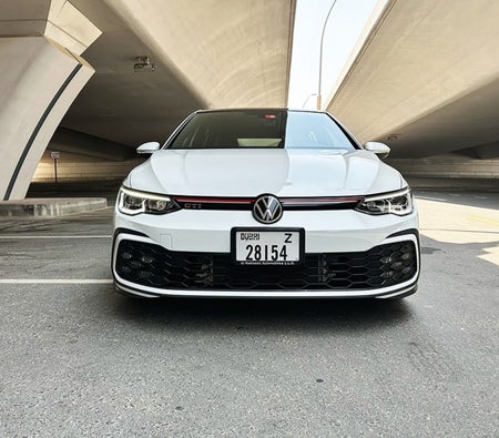 Kira Volkswagen Golf GTI 2023 içinde Şarja