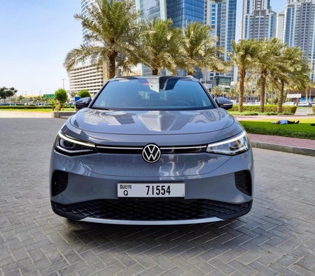 Huur Volkswagen ID4 Crozz 2021 in Dubai