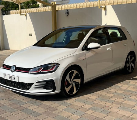 Location Volkswagen Golf GTI 2020 dans Dubai