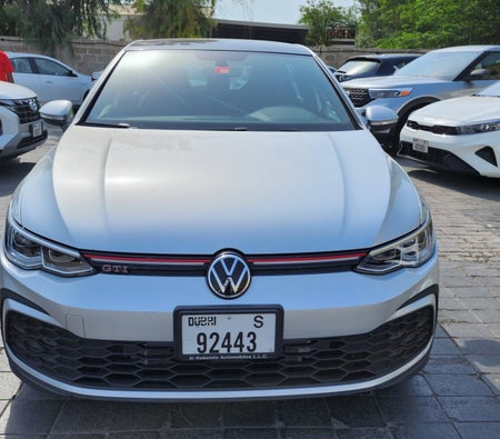 Huur Volkswagen Golf GTI 2022 in Abu Dhabi