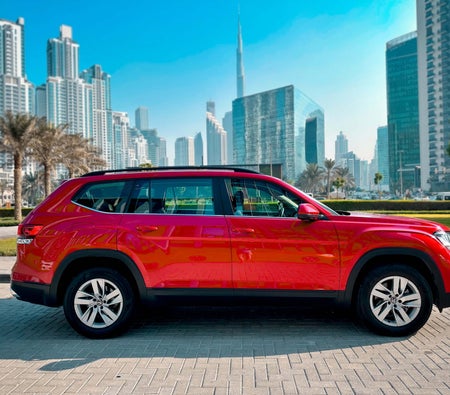 Alquilar Volkswagen Teramont 2023 en Abu Dhabi