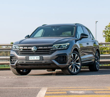 Affitto Volkswagen Touareg R-Line 2023 in Oujda