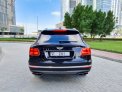 zwart Bentley Bentayga 2020 for rent in Dubai 7