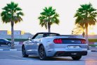 Zilver Ford Mustang EcoBoost Convertible V4 2020 for rent in Dubai 6