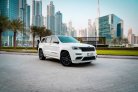 White Jeep Grand Cherokee 2020 for rent in Dubai 11