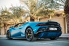 Blauw Lamborghini Huracan Evo Spyder 2021 for rent in Dubai 8