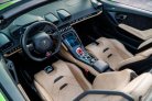 Yeşil Lamborghini Huracan Evo Spyder 2022 for rent in Dubai 6