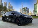 zwart Lamborghini Urus Pearl-capsule 2022 for rent in Dubai 1