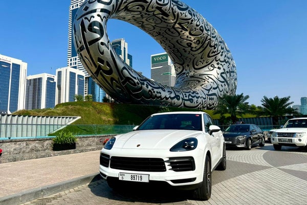 Аренда Porsche Кайенна 2021 в Дубай