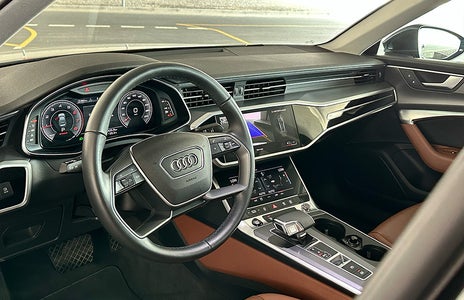 Alquilar Audi A6 2023 en Abu Dhabi