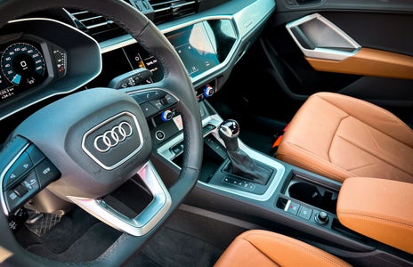 租 Audi Q3 2024 在 阿布扎比