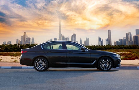 Miete BMW 520i 2023 in Dubai