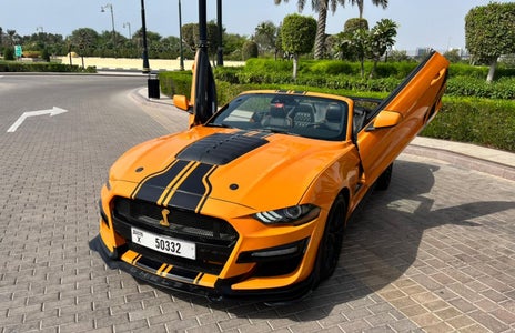 Huur Ford Mustang GT350 Kit Convertible V4 2021 in Dubai