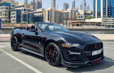 Location Ford Mustang Shelby GT500 Convertible V8 2022 dans Dubai