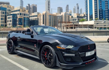 Location Ford Mustang Shelby GT500 Convertible V8 2022 dans Dubai