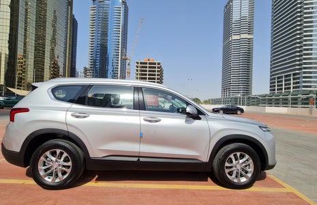 Miete Hyundai Santa Fe 2022 in Dubai