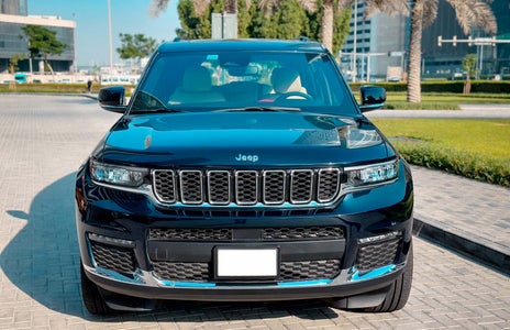Rent Jeep Grand Cherokee 2022 in Sharjah