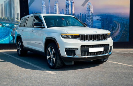 Location Jeep Grand Cherokee 2023 dans Dubai