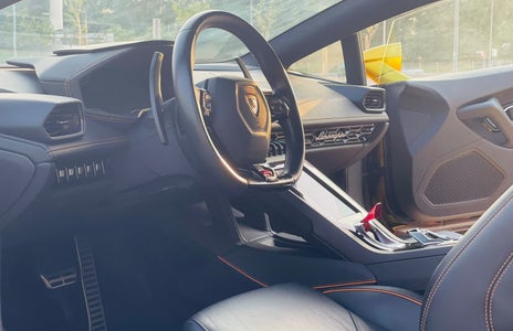 تأجير Lamborghini Huracan Evo Coupe 2021 في دبي