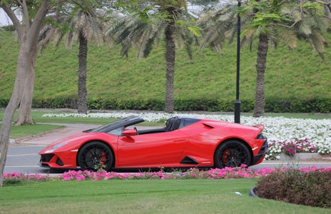 تأجير Lamborghini Huracan Evo Spyder 2023 في دبي