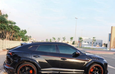 Miete Lamborghini Urus Mansory 2019 in Dubai