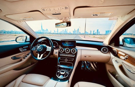 Affitto Mercedes Benz C300 2019 in Dubai