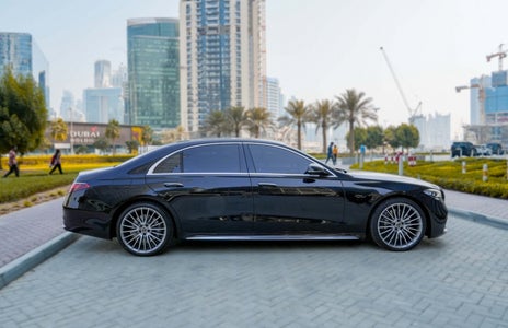 Rent Mercedes Benz S450 2022 in Dubai